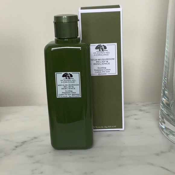 Origins Dr. Andrew Weil for Origins™ Mega-Mushroom Relief & Resilience Soothing - Picture 4 of 6